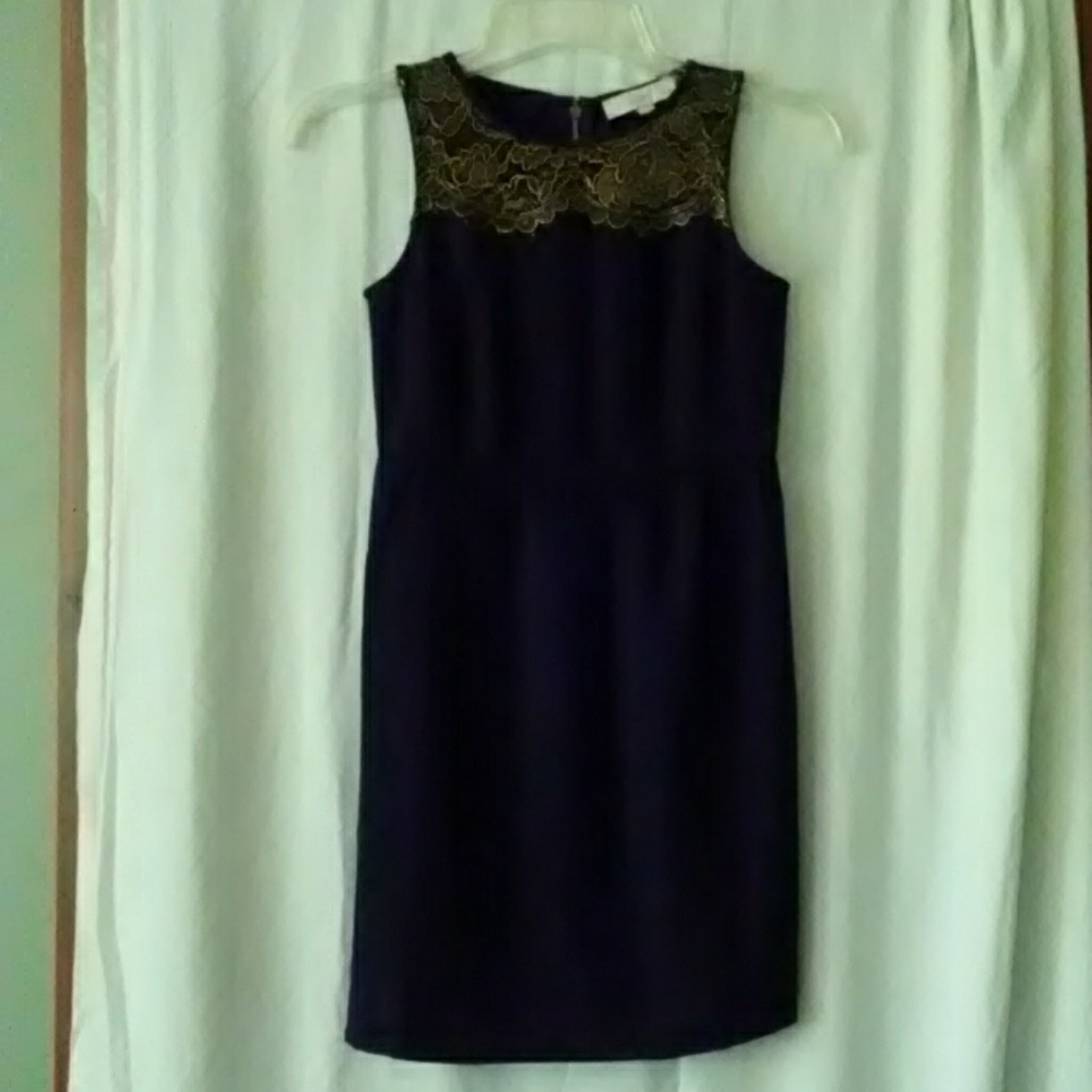 Black sleeveless dress